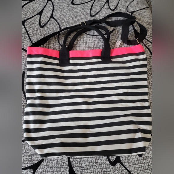 NWT Victoria's Secret Stripped Beach Tote - Picture 11 of 12